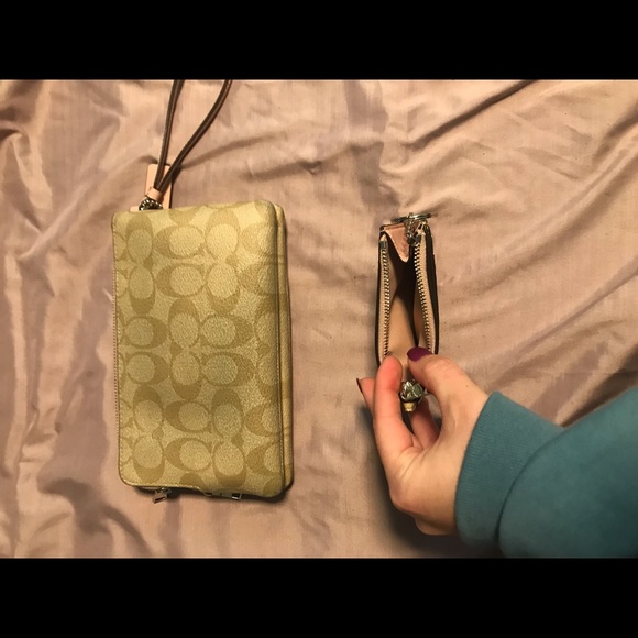 Coach wristlet and ID holder/change purse - Picture 7 of 7